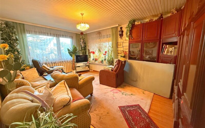 EG. Schlafzimmer 1